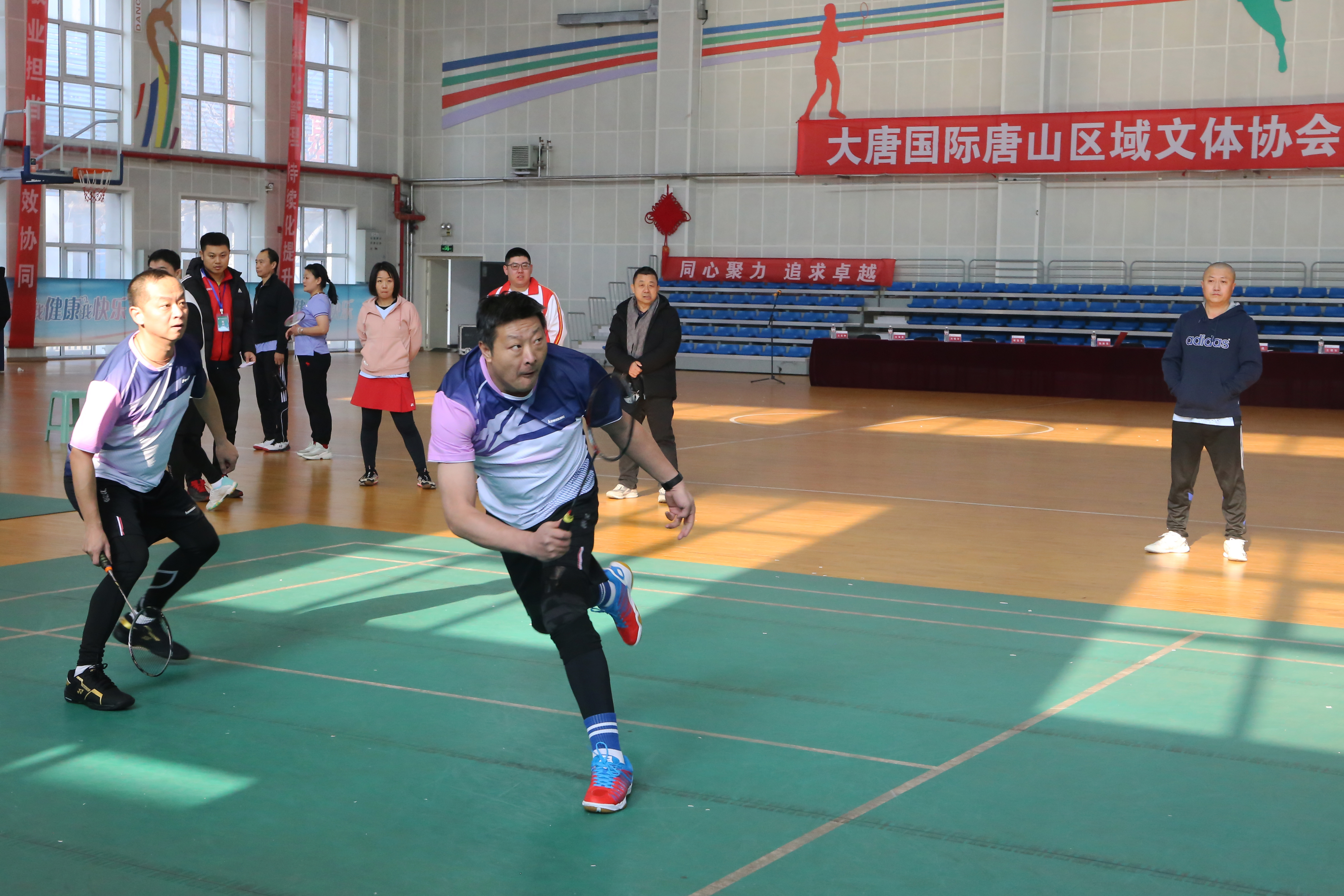 【现场风采】王滩发电公司：承办大唐国际唐山区域文体协会羽毛球团体比赛 (6).jpg