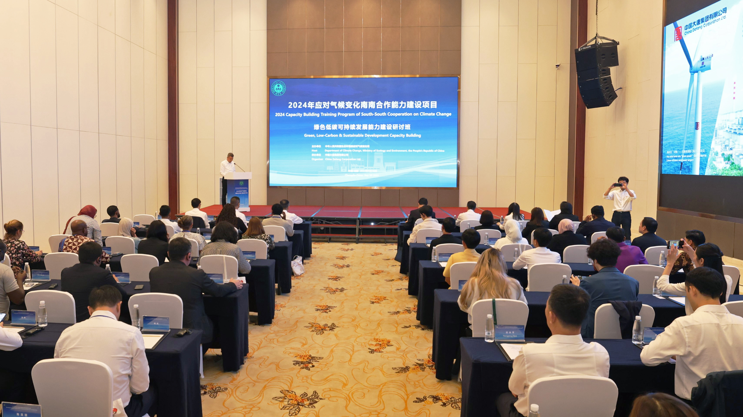 1728375770883055363.jpg 1728375770883055363.jpg